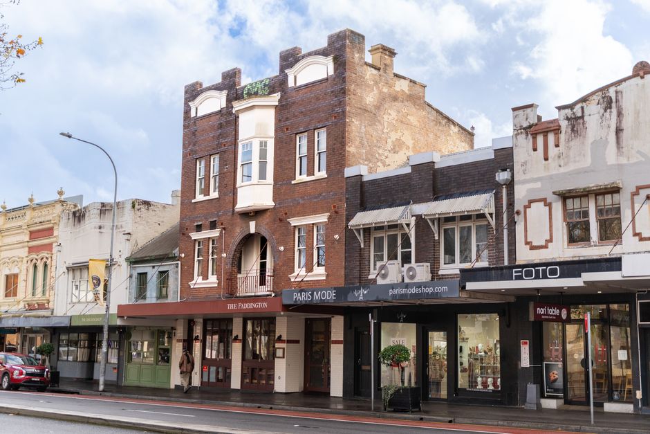Compare Paddington movers: price, insurance and extras